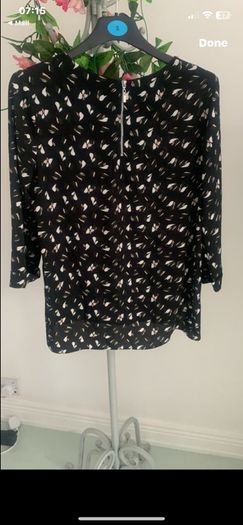 blouse Bnwt size 10 black with print