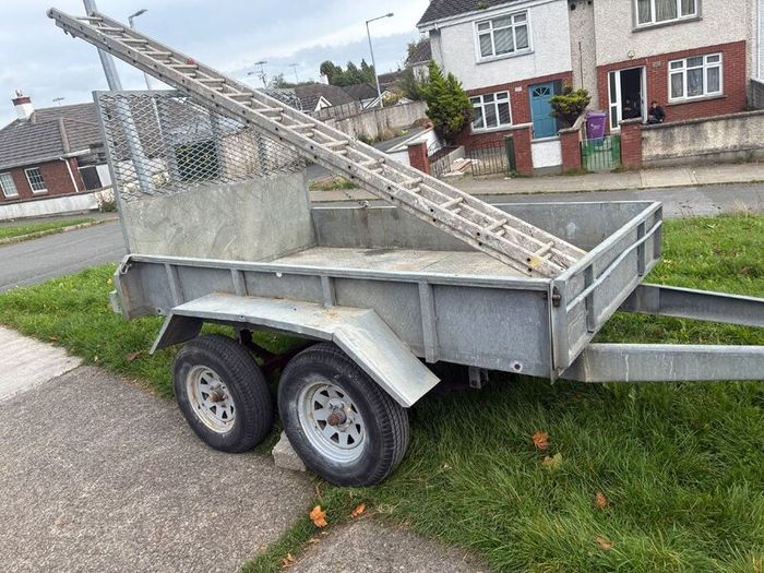 Trailer 4 wheel mint