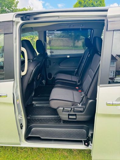 Nissan Serena 2020 Automatic petrol Hybrid 8 Seate
