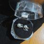 stud earrings Image 2