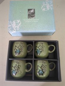 Pottery mug set
