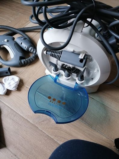 Steam cleaner