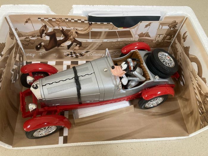 Goofy Disney Mercedes 1/18 Burago