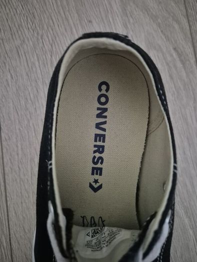 Black converse