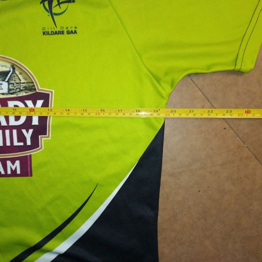 Kildare (M) Tight Fit GAA Jersey O'Neills Shirt Gaelic Football Hurling Cil Dara Medium MTF