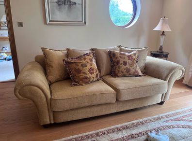 Pillow back grande sofa