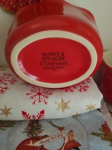 Christmas Bowls And Vintage Santa