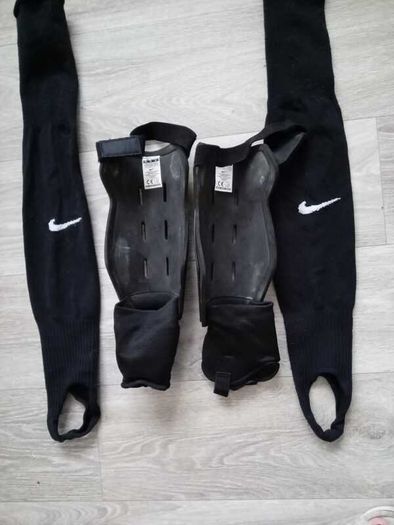 Kids Nike Shin Guards and leg sleeves size XL
