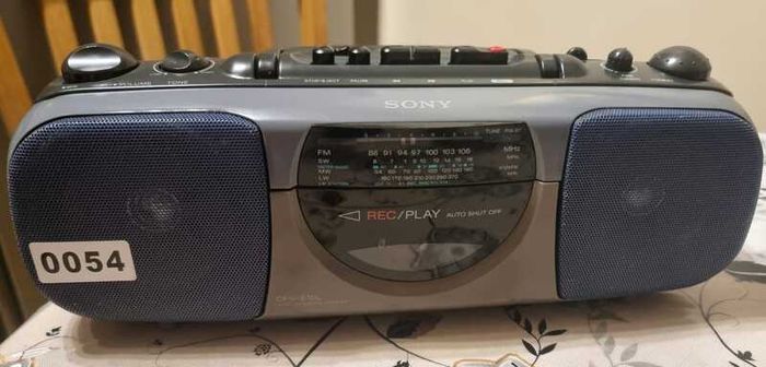 From 1993 Sony CFS-E10L, works good. See pictures.