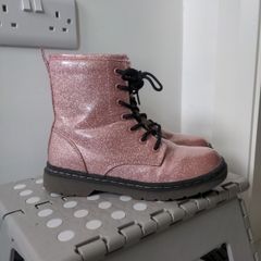 Girls boots