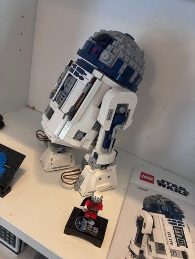 lego R2-D2