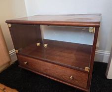 Cabinet on wheels with glass doors