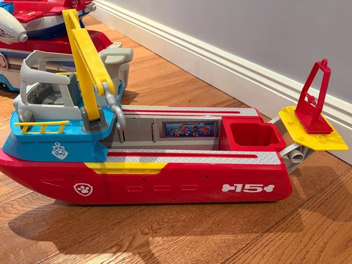 Paw Patrol bundle(Tower,  Vehicles and characters)