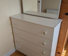 Chest of drawers