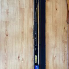 Ronnie O Sullivan signature Cue with accessories and box