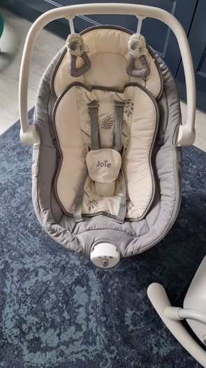 Joie Sansa 2 in 1 baby swing and Rocker -excellent
