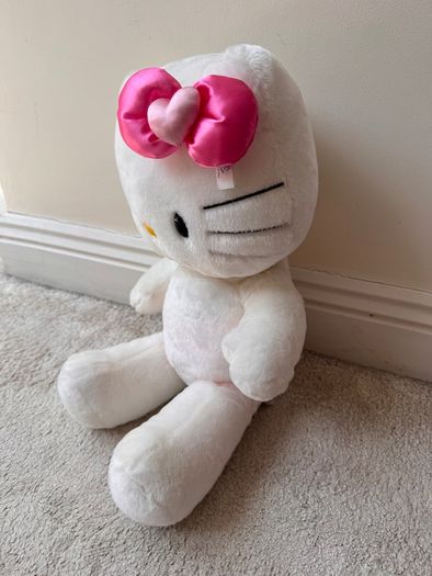 Build A Bear Hello Kitty With Heart Bow Sanrio 2010 red marks on the fur approx. 45 cm. Used Please see photos