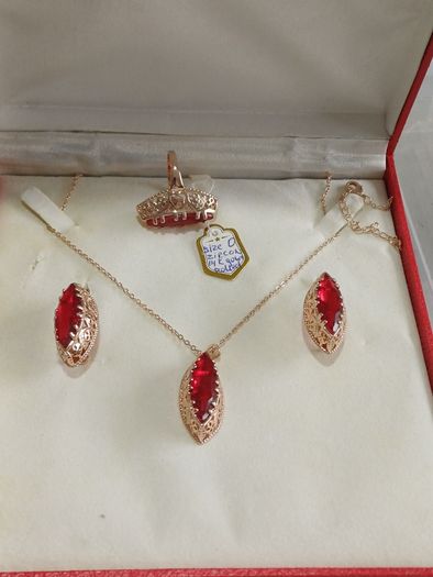 A Three-Piece Vintage Style 14K Gold Rolled Zircon Jewelry Set