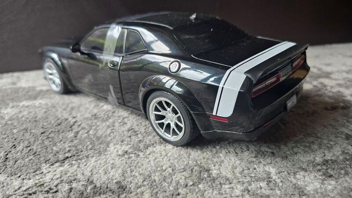 1:18 Solido Dodge Challanger hellcat