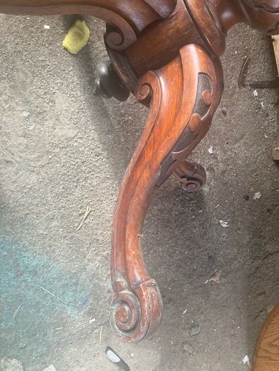 Victorian table base / legs