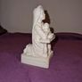 Praying girl statue Image 3