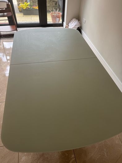 Extendable table