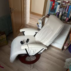 Whit massage Chair
