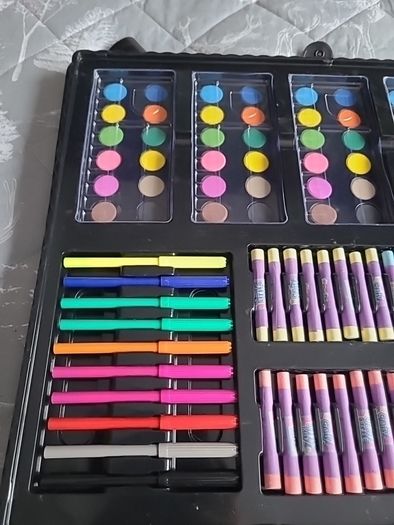 250 Piece Mega Art Set