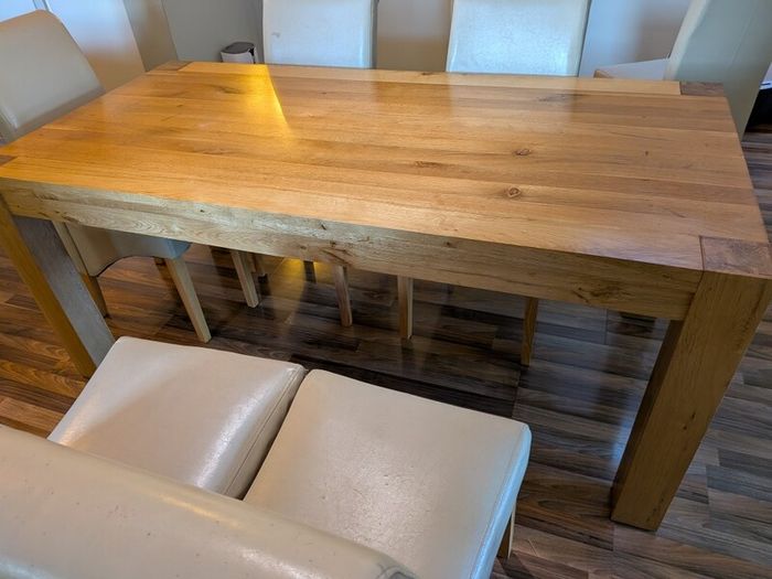 Solid oak dining table and 6 dining chairs