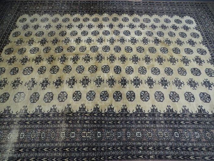 P.ersian Buchara Rug 2.85 x 1.90m (BUC12)
