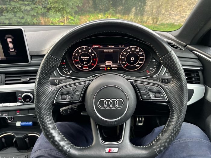 2019 Audi A4 Quattro (LOW KMS)