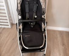 Uppababy Cruz V2 buggy and bassinet