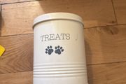 treats bin