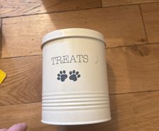 treats bin