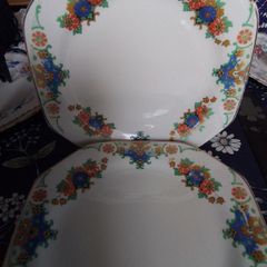 Five Alfred Meakin Side Plates