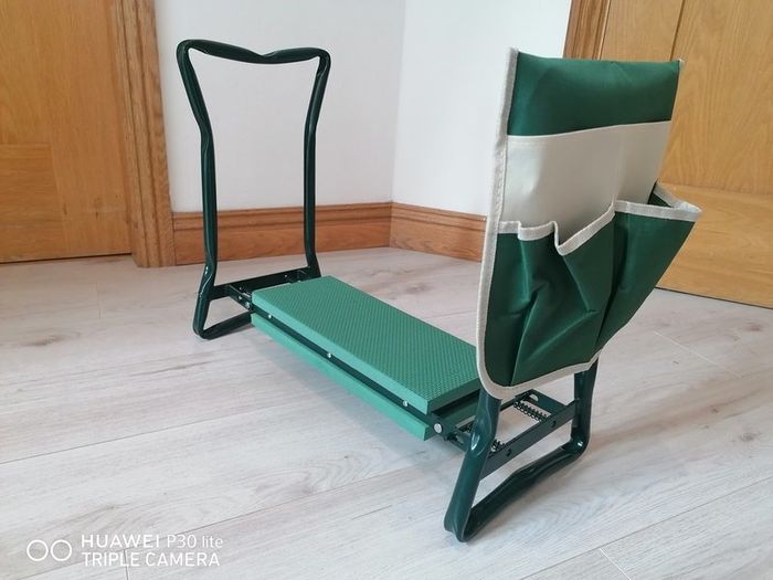 Garden Kneeling / Chair Foldable With Bag ..free Delivery