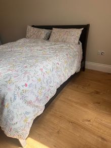 Sleigh bed and dresser
