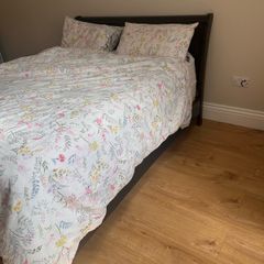 Sleigh bed and dresser