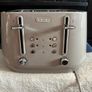 DeLonghi  4 Slice Toaster Image 2