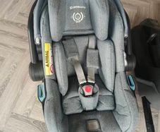 UppaBaby Mesa with isofix base