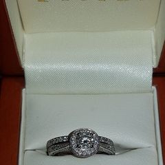 Engagement ring and wedding band