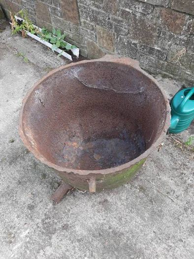 famine pots