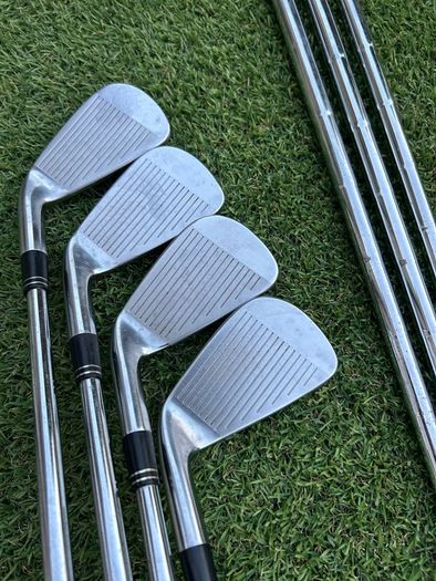 Full set of Taylormade Golf clubs