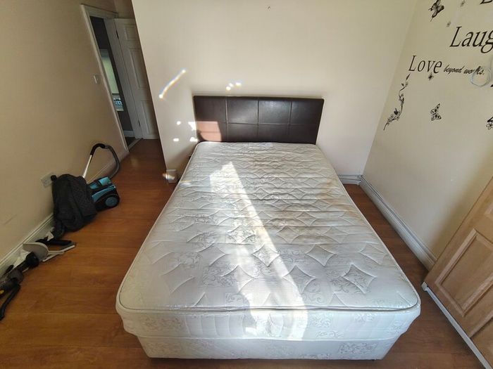 Double bed with Respa Mattress
