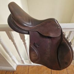 St Lourdes jump saddle