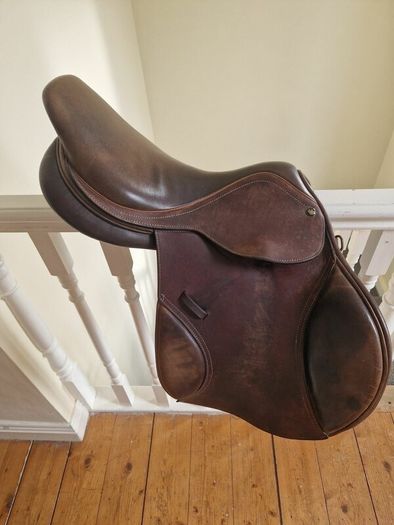 St Lourdes jump saddle