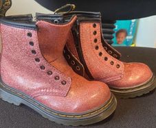 Girls dr martens