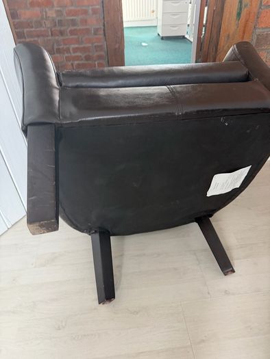 2 leather arm chairs