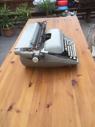 royal type writer