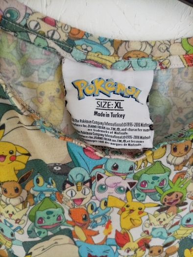 pokemon T-shirt xl